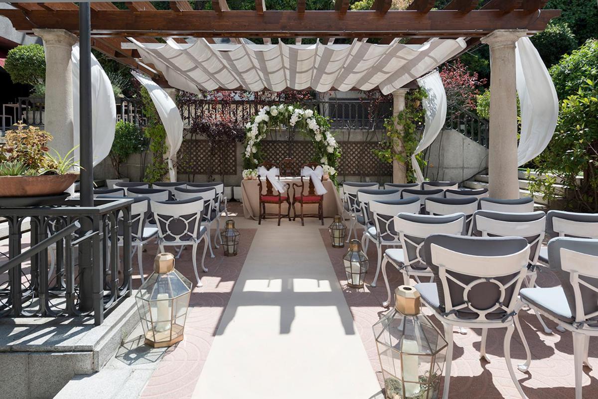Hotel Miguel Angel Madrid Kültér fotó The wedding venue