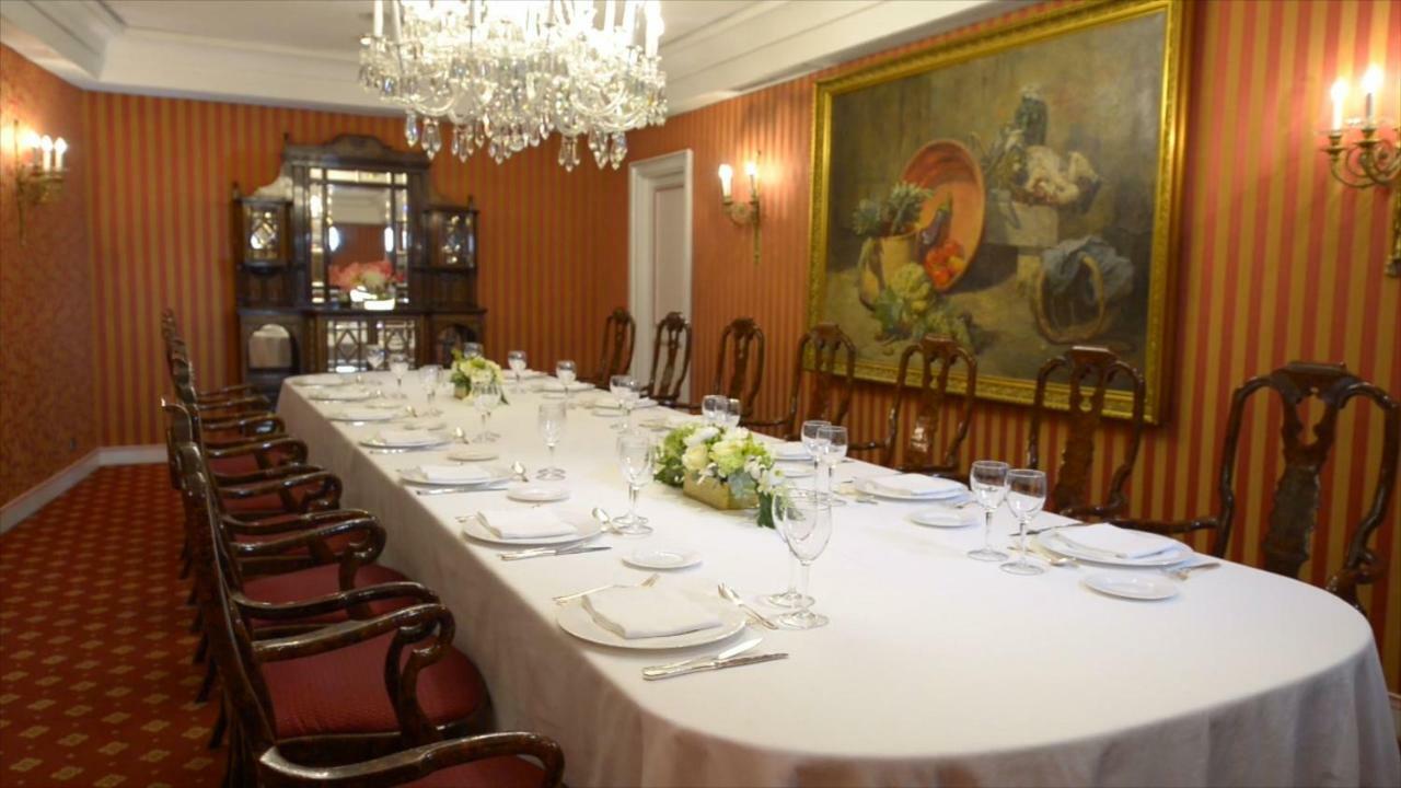 Hotel Miguel Angel Madrid Kültér fotó The dining room of the residence of the Spanish ambassador to the United States