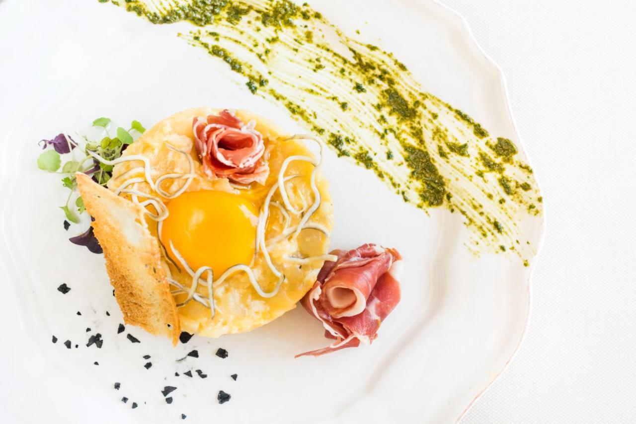 Hotel Miguel Angel Madrid Kültér fotó A modern Italian dessert